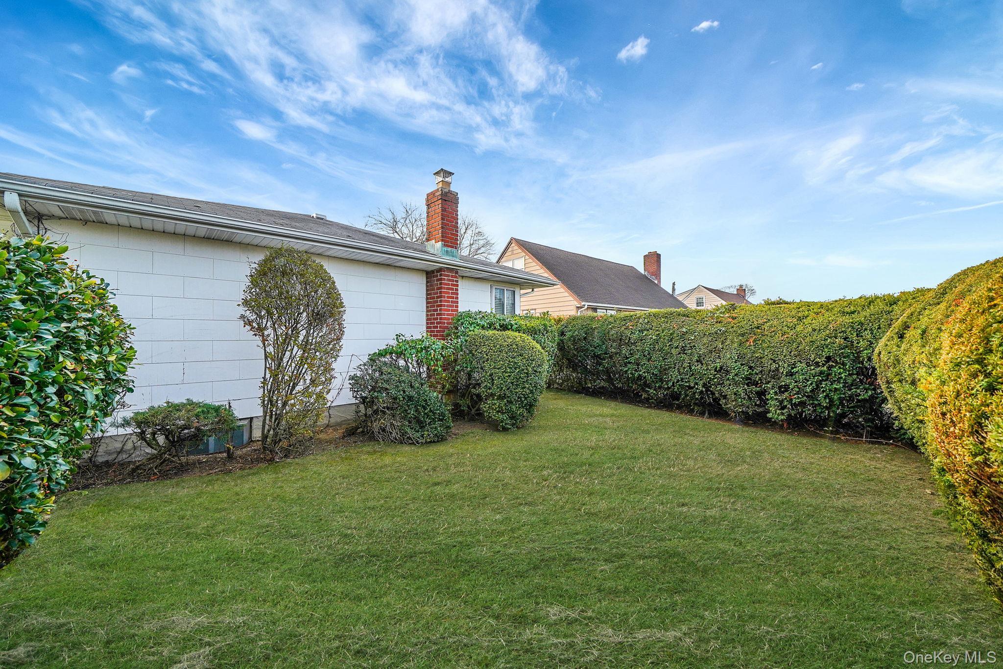 Single Family 3rd Suffolk County, NY 11729, MLS-942799-9