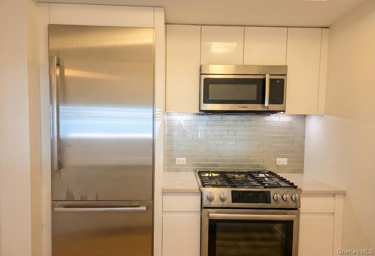 Condo 39th  Queens, NY 11354, MLS-942822-4