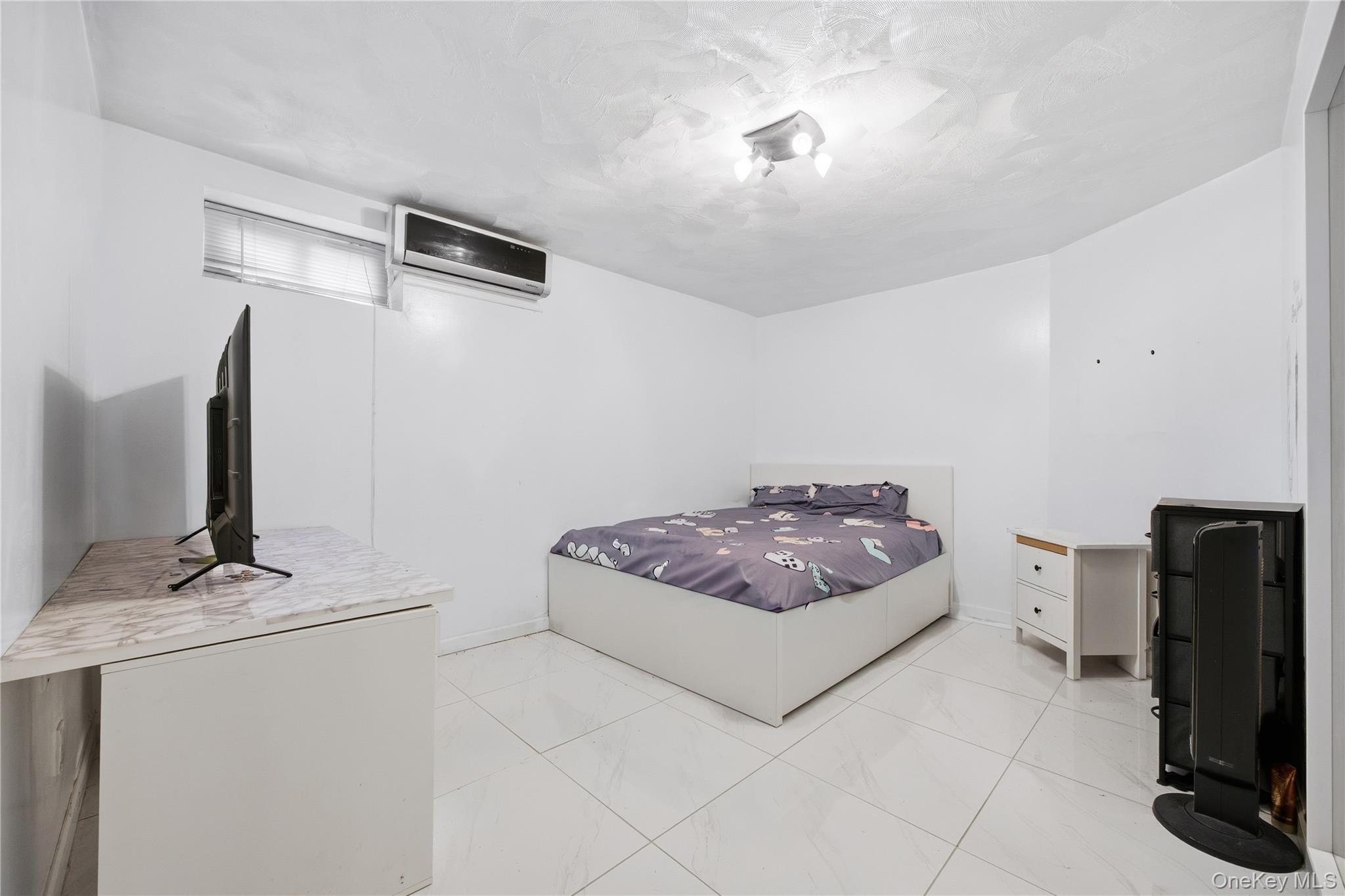 Single Family Clearview  Queens, NY 11361, MLS-942829-21