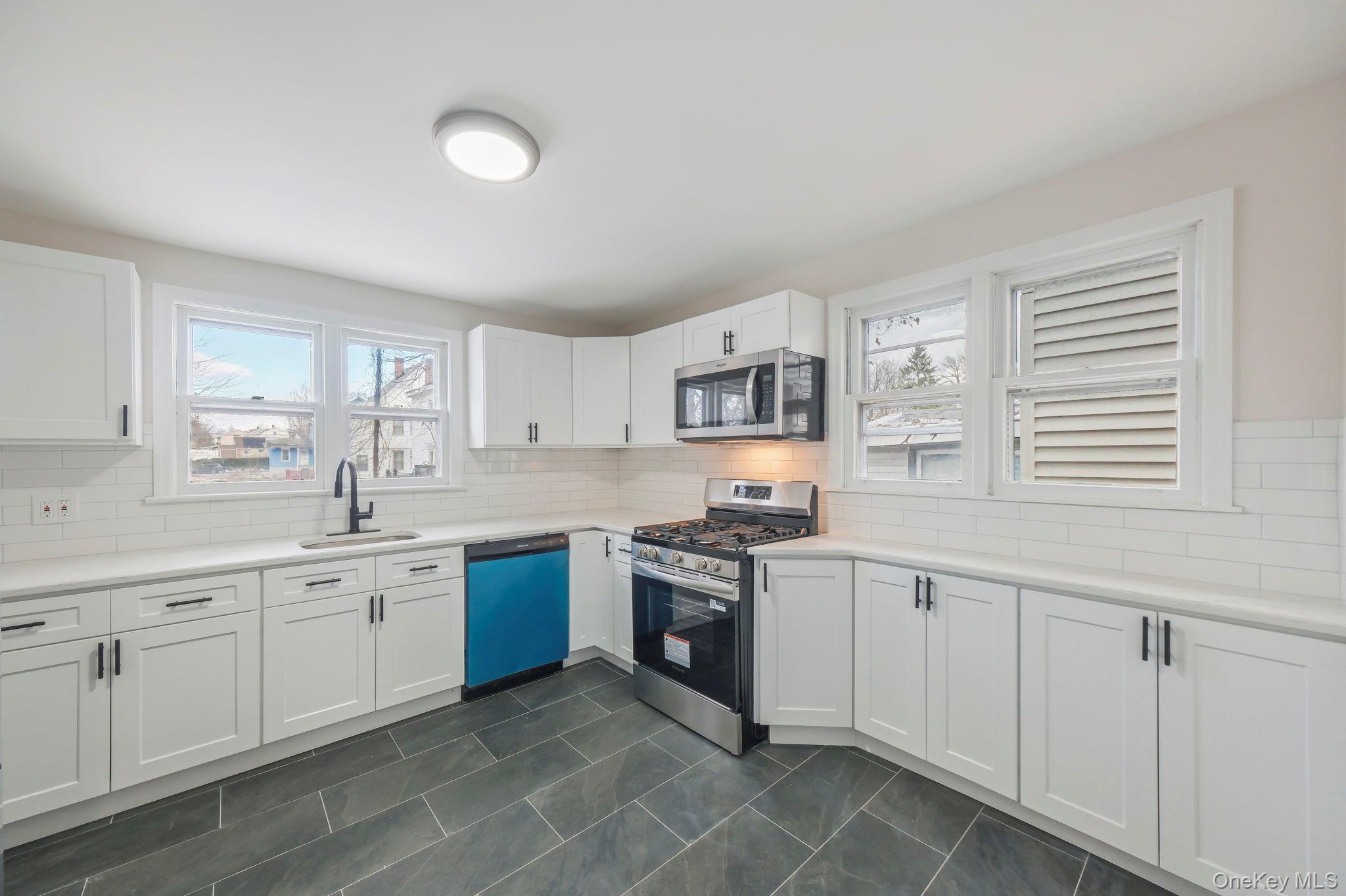 Single Family South Orange County, NY 12550, MLS-942860-7