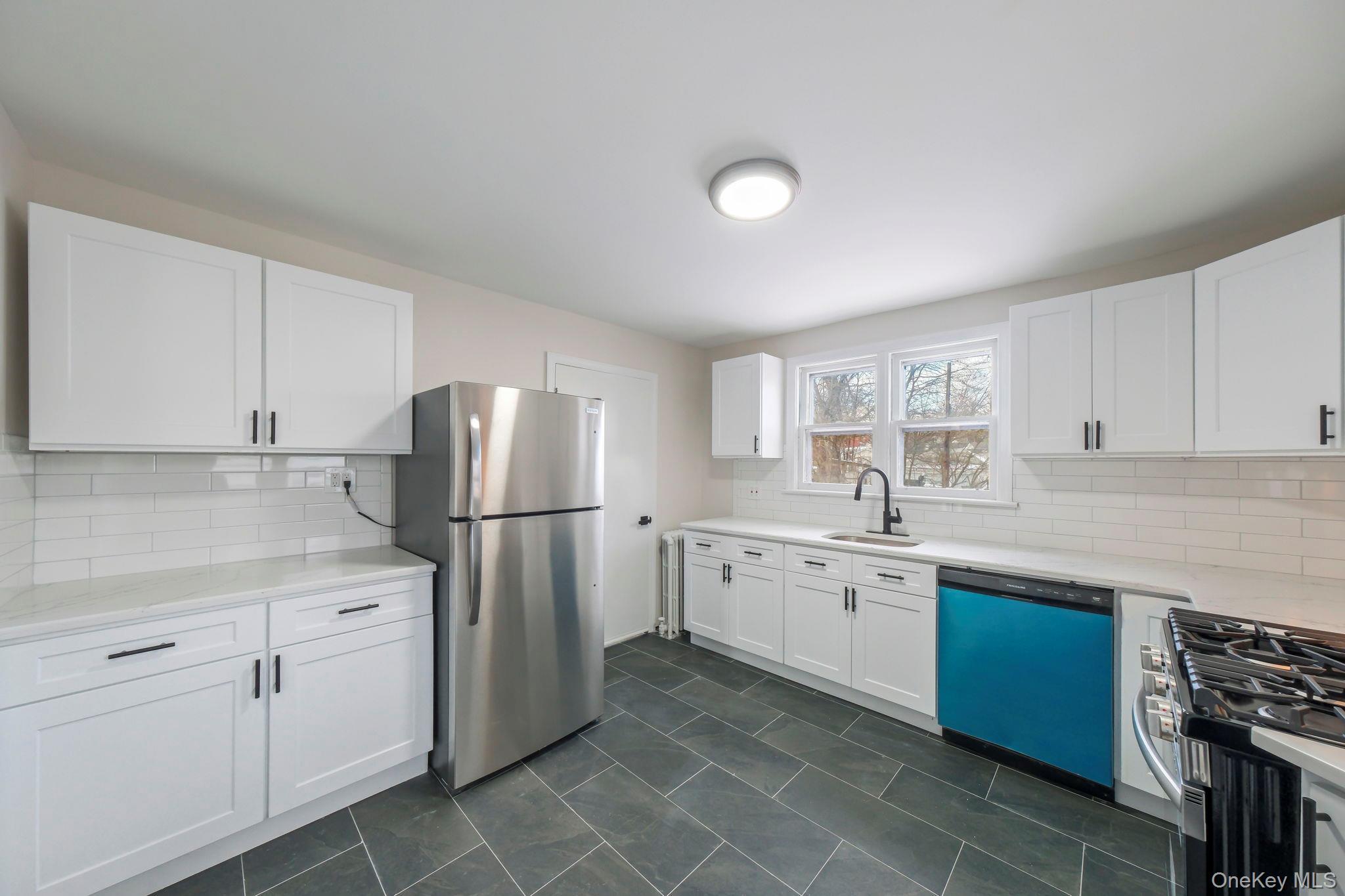 Single Family South Orange County, NY 12550, MLS-942860-8