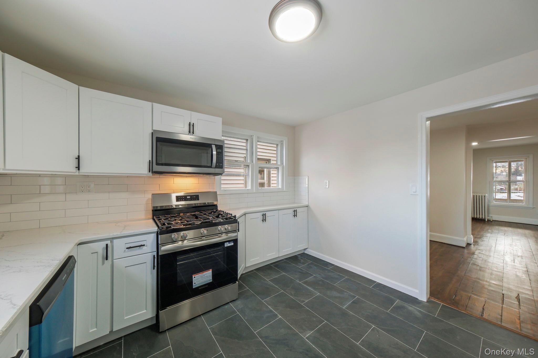 Single Family South Orange County, NY 12550, MLS-942860-9