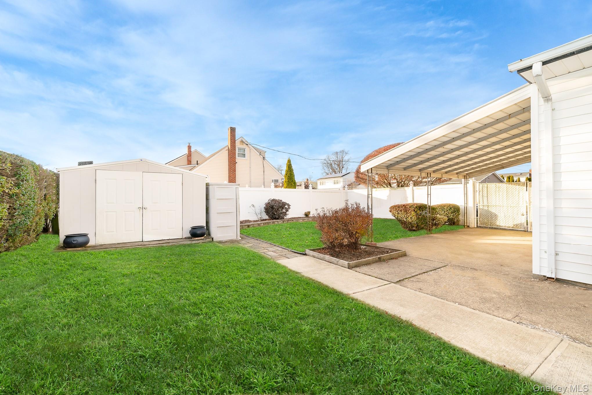 Single Family Pine Nassau County, NY 11758, MLS-942872-21