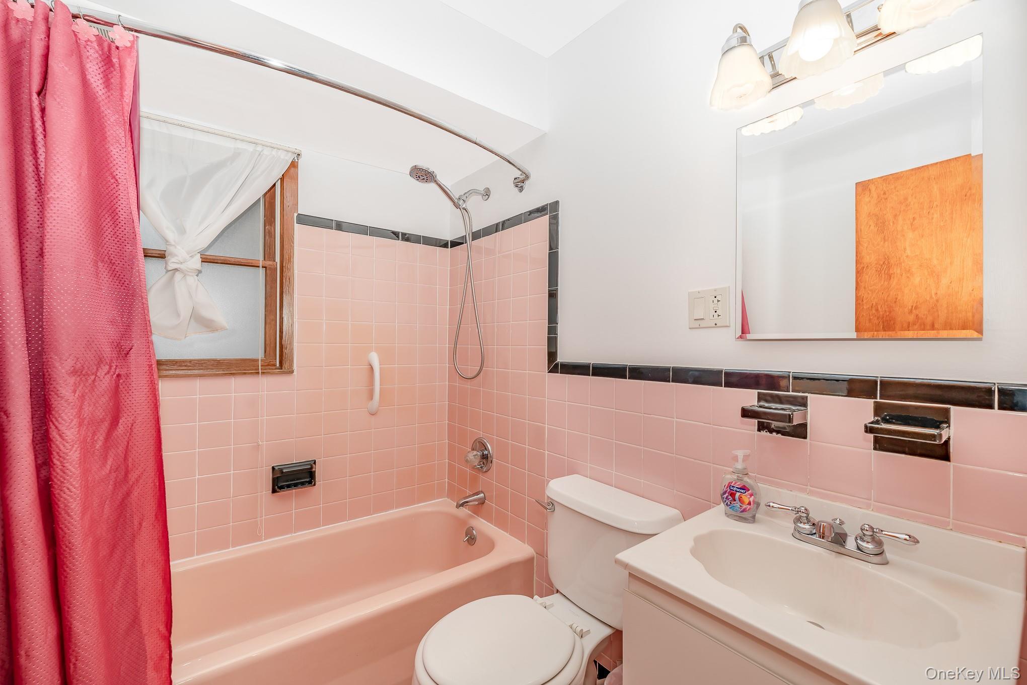 Single Family Pine Nassau County, NY 11758, MLS-942872-7