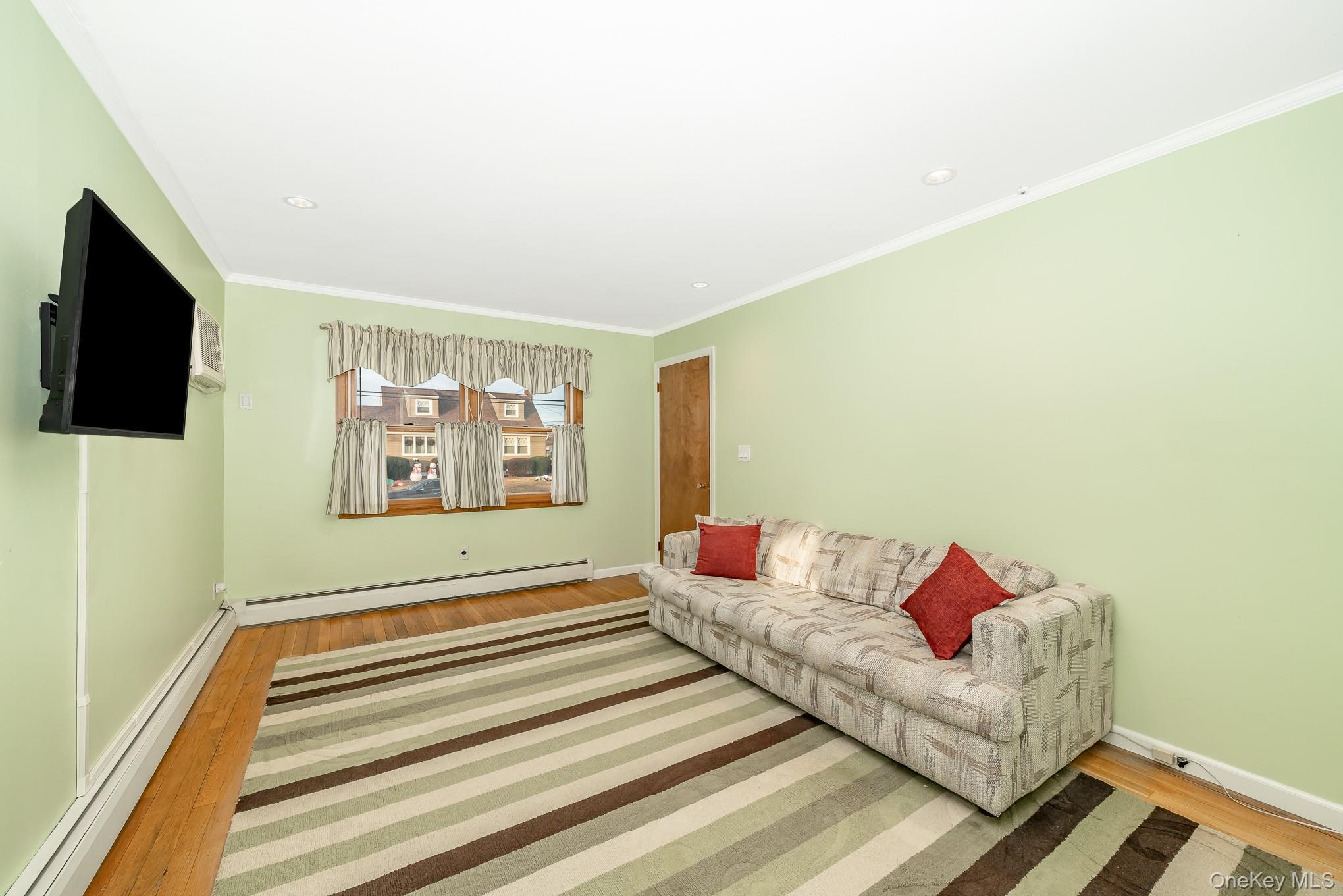 Single Family Pine Nassau County, NY 11758, MLS-942872-9