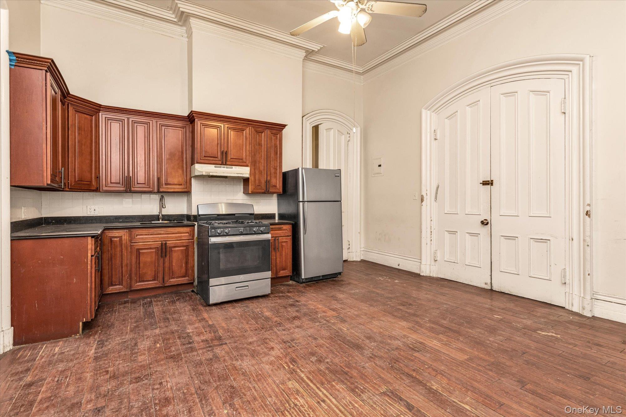 Single Family 123  Queens, NY 11356, MLS-942874-5