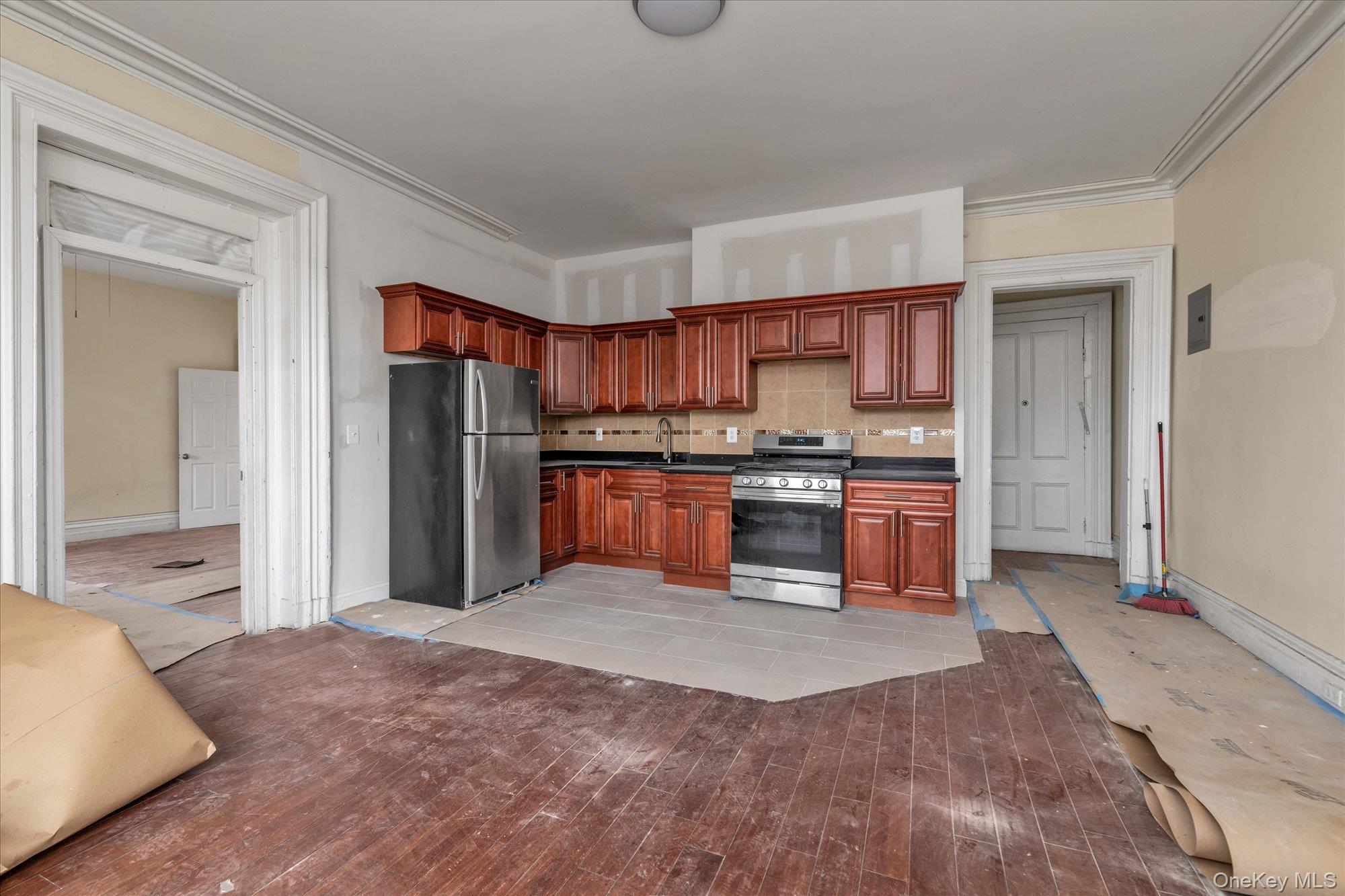 Single Family 123  Queens, NY 11356, MLS-942874-9