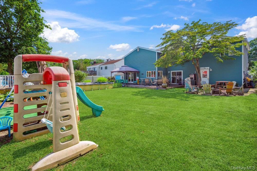 Single Family Sterling Suffolk County, NY 11755, MLS-942895-25