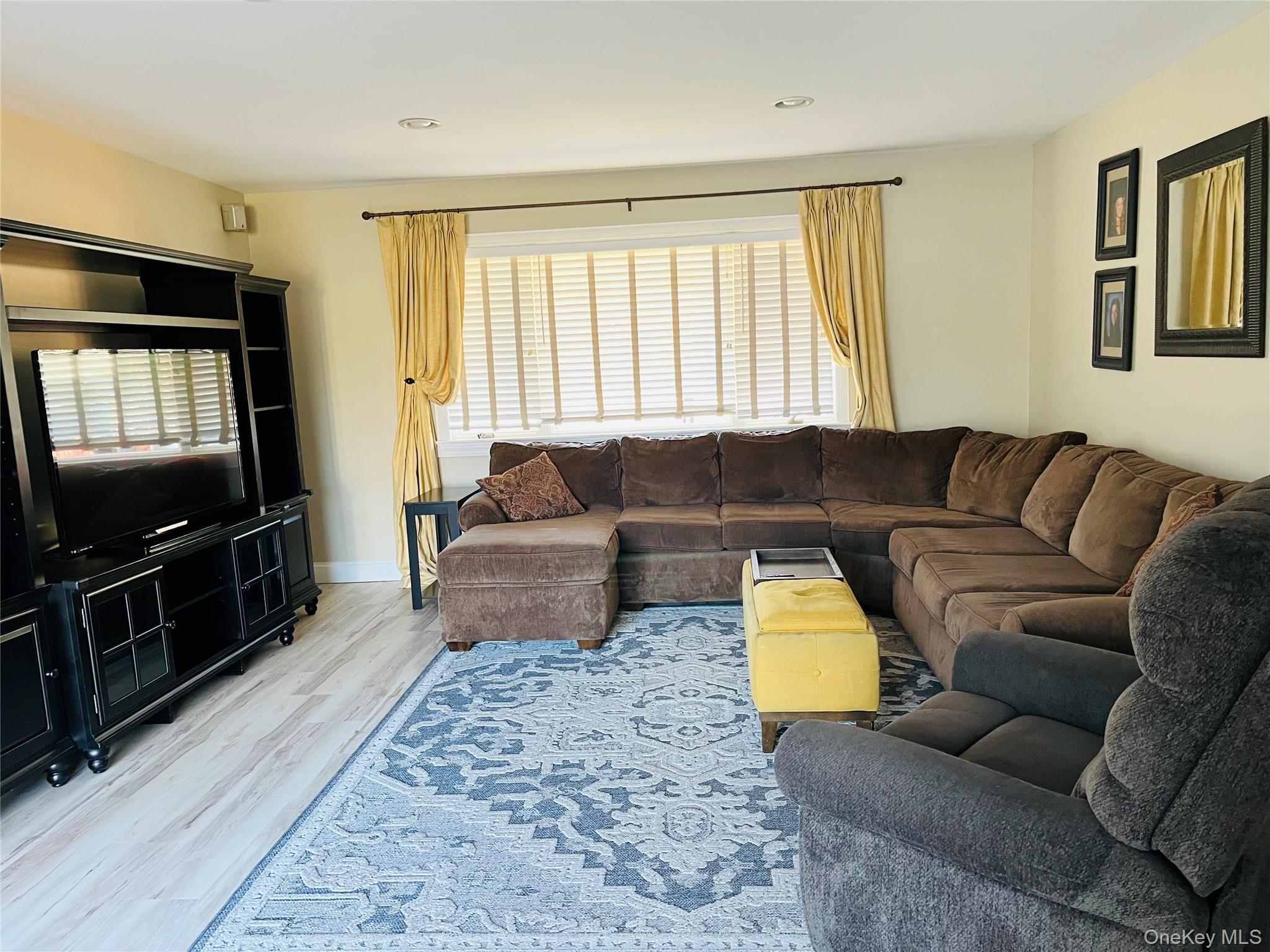 Single Family Sterling Suffolk County, NY 11755, MLS-942895-7