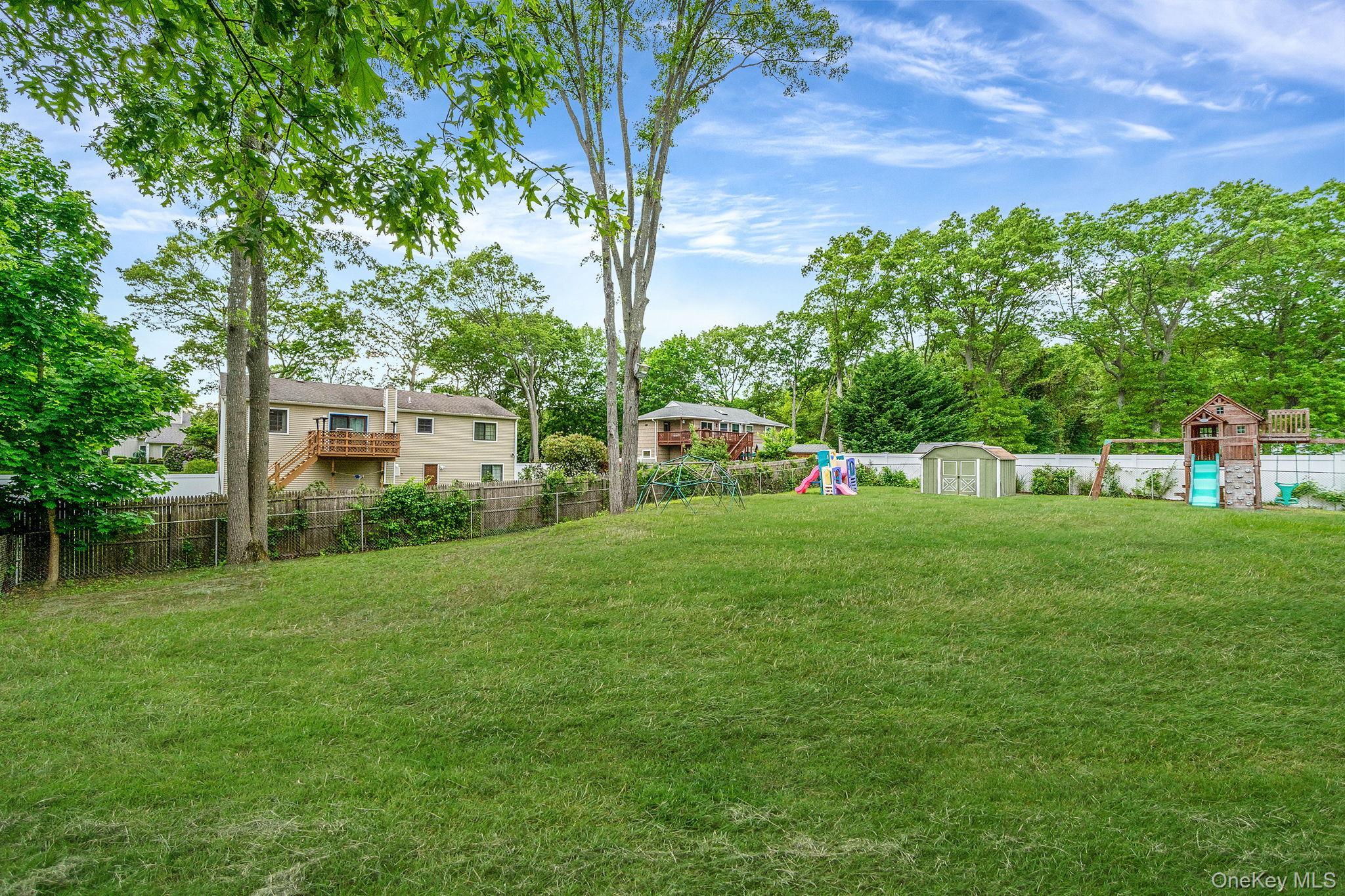 Single Family Crystal Brook Hollow  Suffolk County, NY 11776, MLS-942899-32