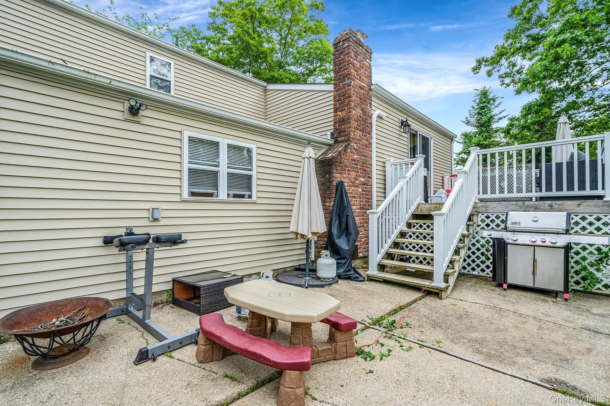 Single Family Crystal Brook Hollow  Suffolk County, NY 11776, MLS-942899-33