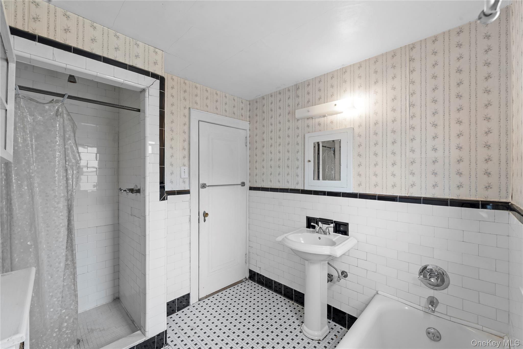 Single Family 248th Queens, NY 11363, MLS-942904-21