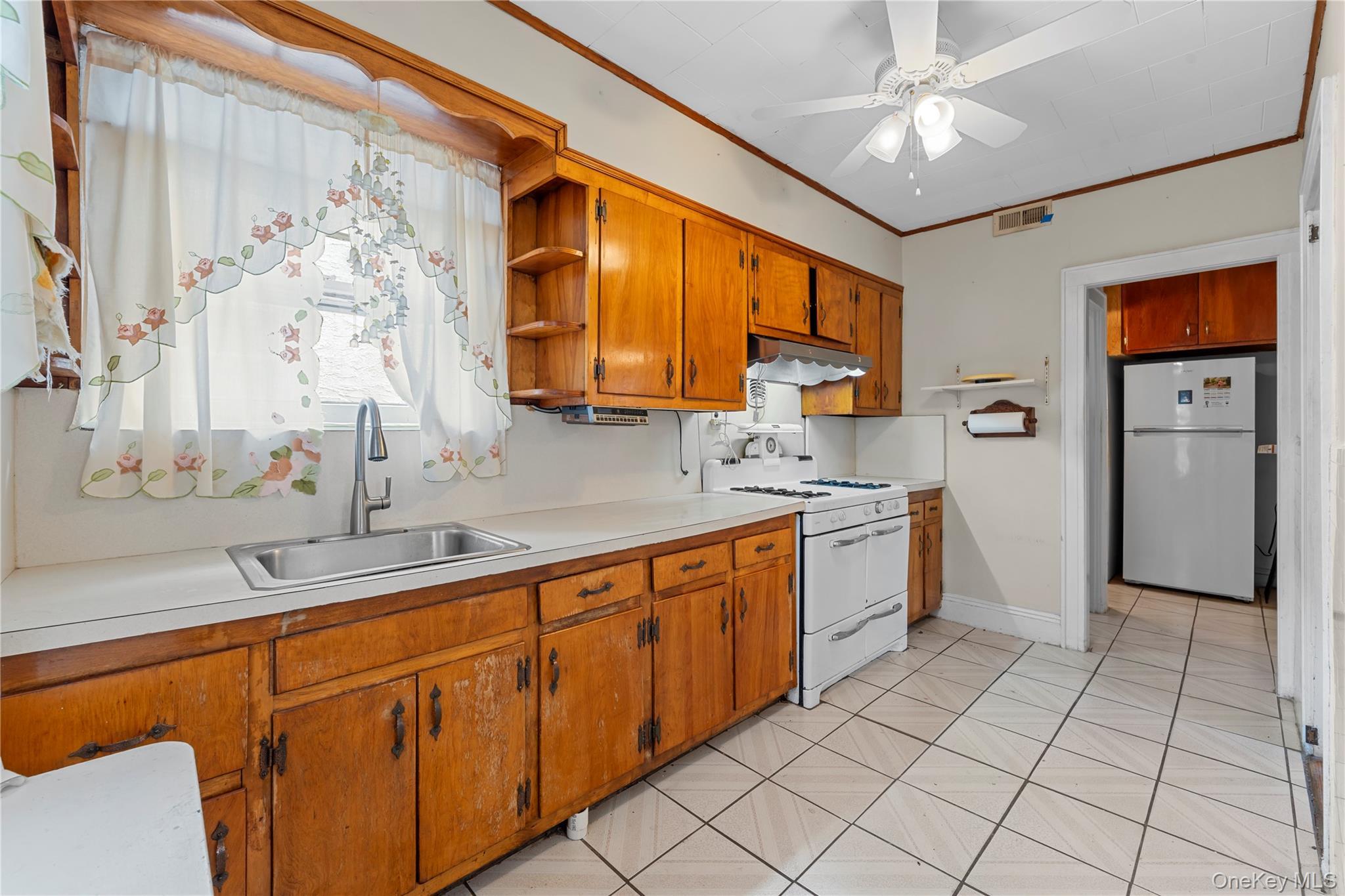 Single Family 248th Queens, NY 11363, MLS-942904-8