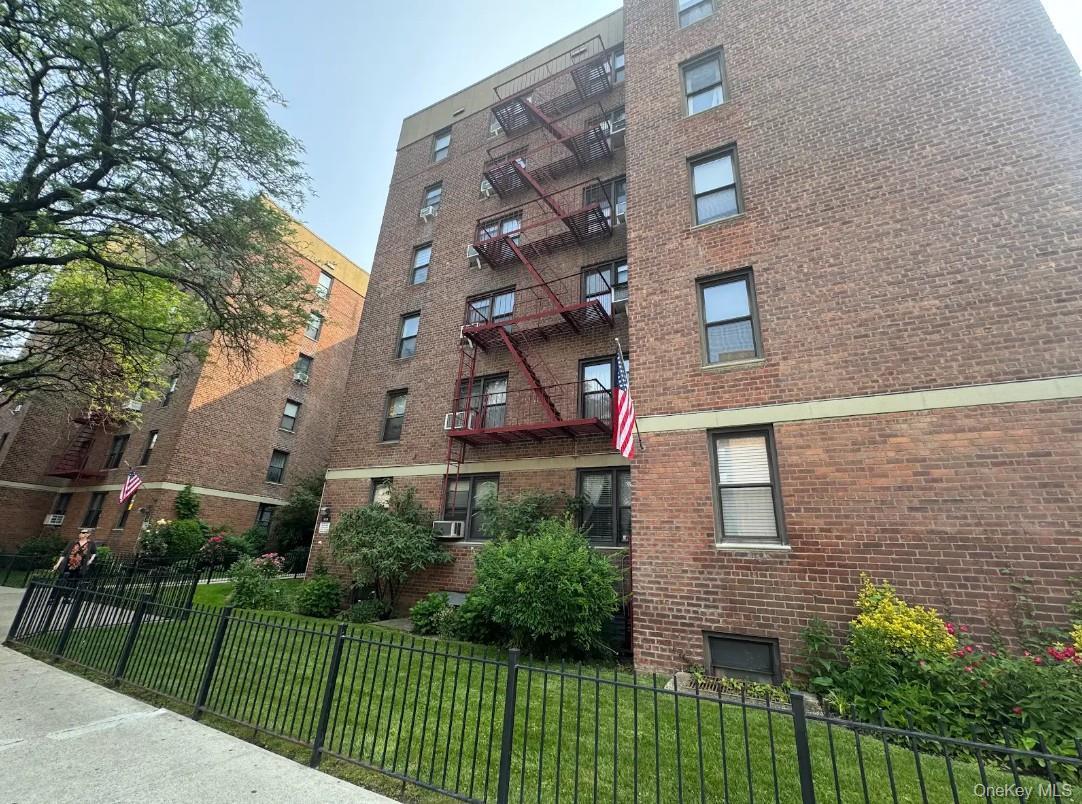 Coop 108  Queens, NY 11375, MLS-942935-5