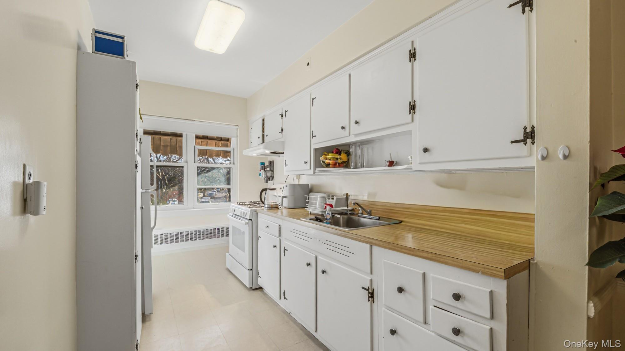 Single Family Jewel Queens, NY 11367, MLS-942945-17