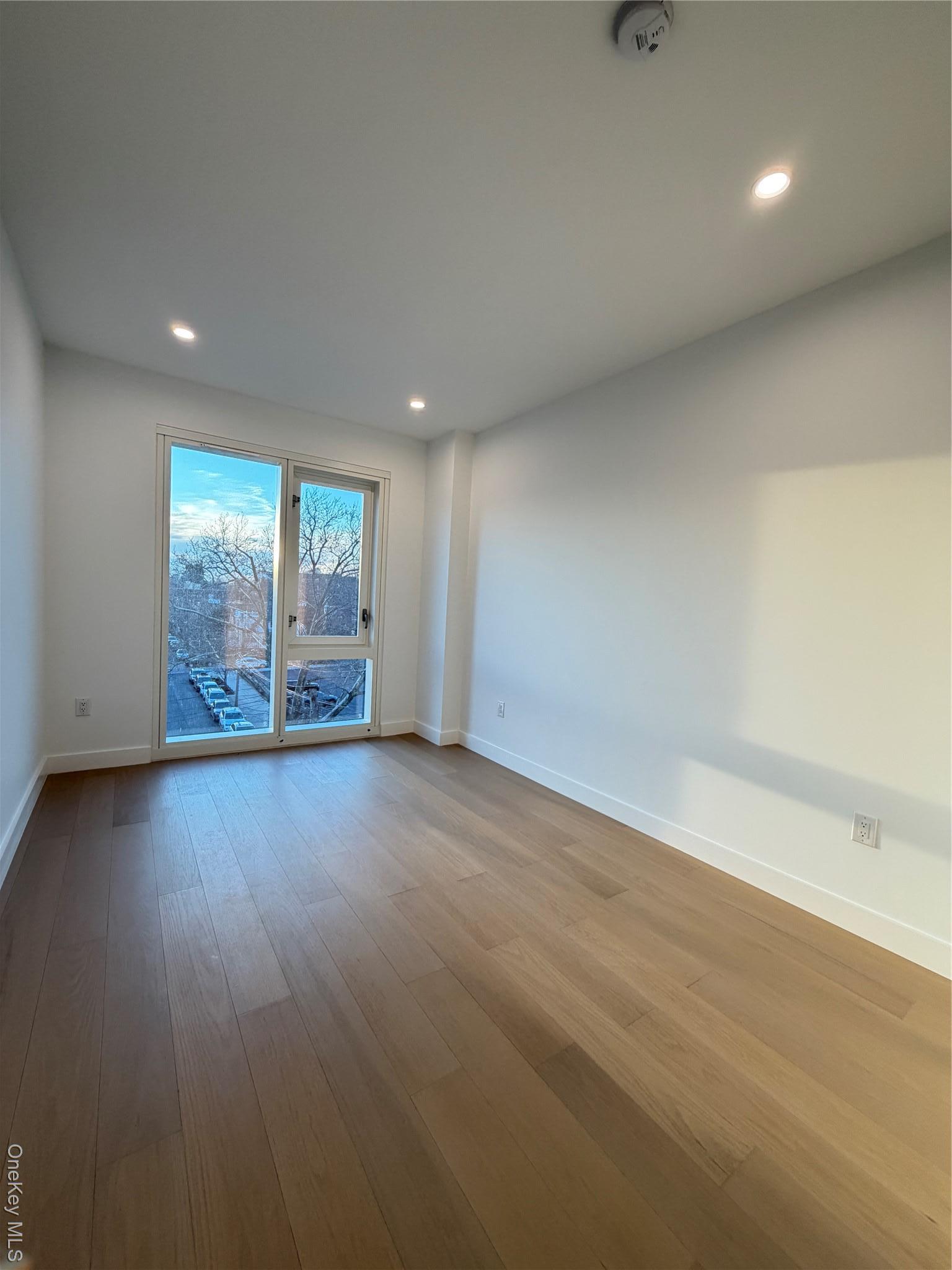 Condo Northern  Queens, NY 11354, MLS-942954-5