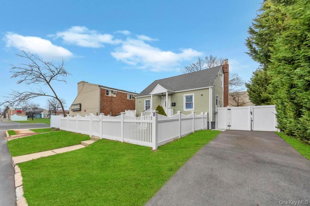 Single Family Clinton Suffolk County, NY 11757, MLS-942955-2