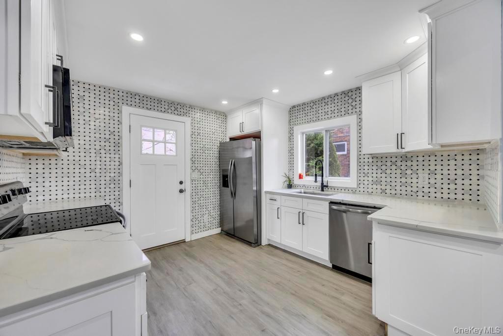 Single Family Clinton Suffolk County, NY 11757, MLS-942955-6