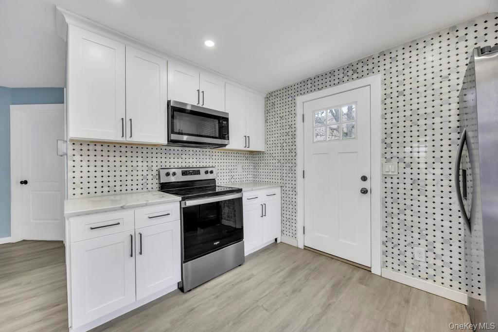 Single Family Clinton Suffolk County, NY 11757, MLS-942955-7