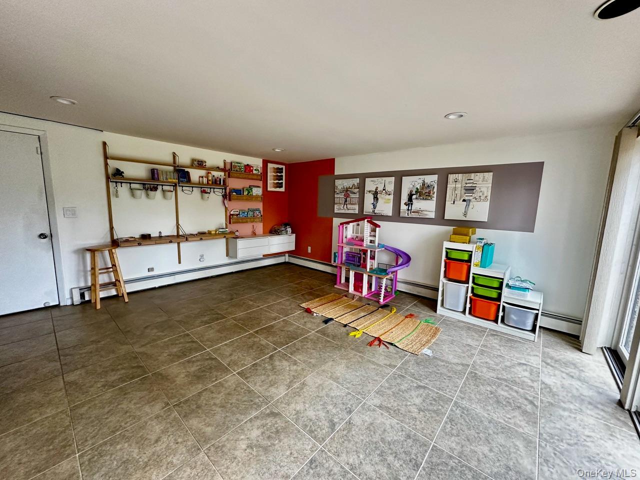 Single Family Canterbury Road  Nassau County, NY 11797, MLS-942967-10