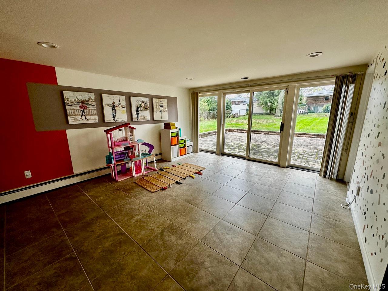 Single Family Canterbury Road  Nassau County, NY 11797, MLS-942967-9