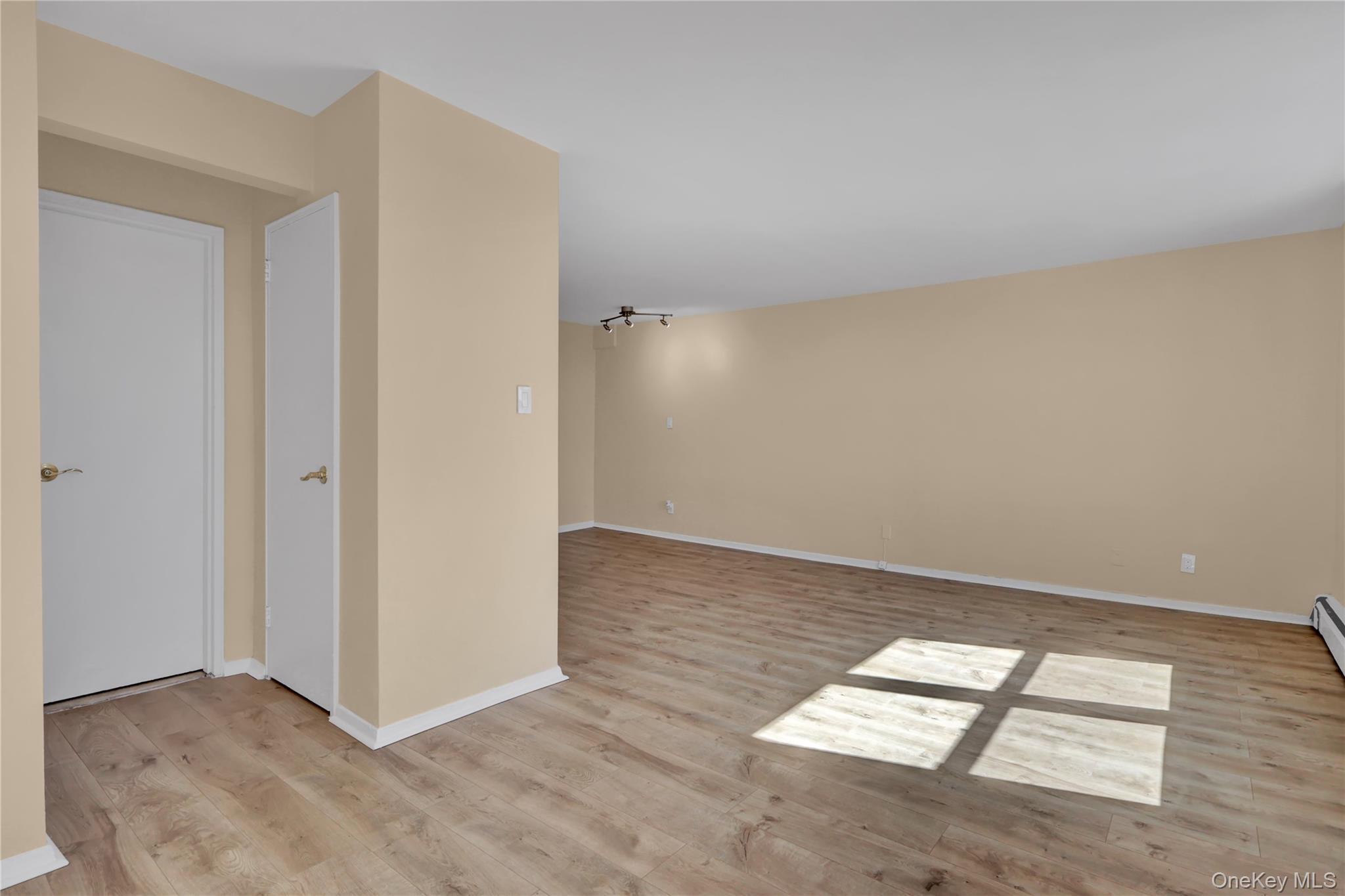 Coop Little Neck Parkway  Queens, NY 11362, MLS-942976-16