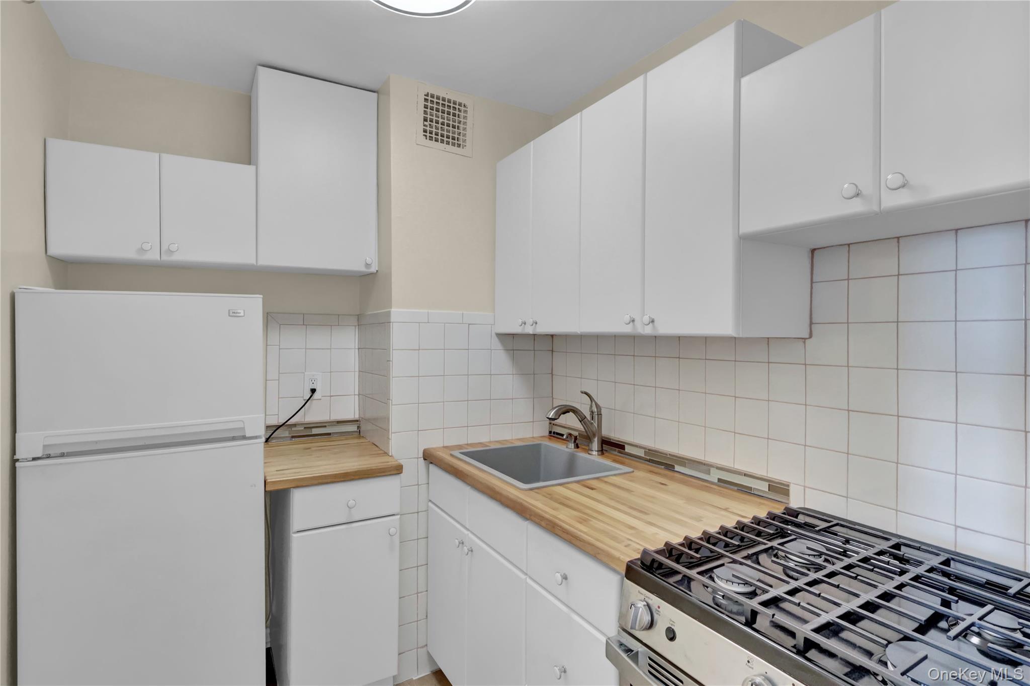 Coop Little Neck Parkway  Queens, NY 11362, MLS-942976-17