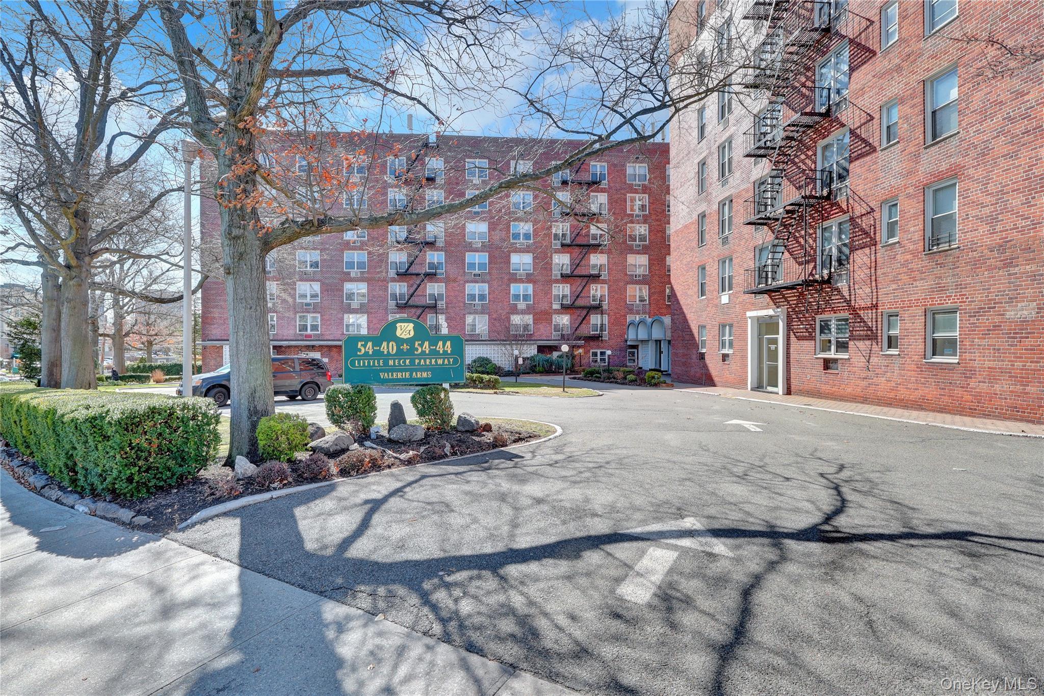 Coop Little Neck Parkway  Queens, NY 11362, MLS-942976-8