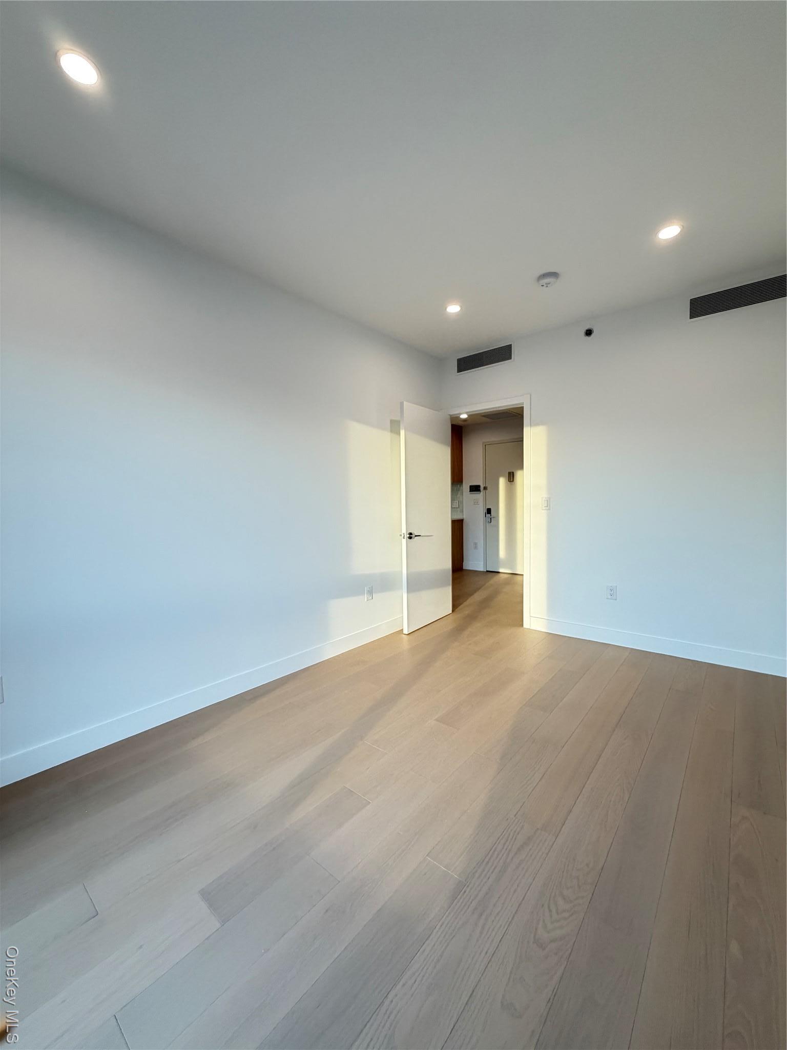 Condo Northern  Queens, NY 11354, MLS-942980-6