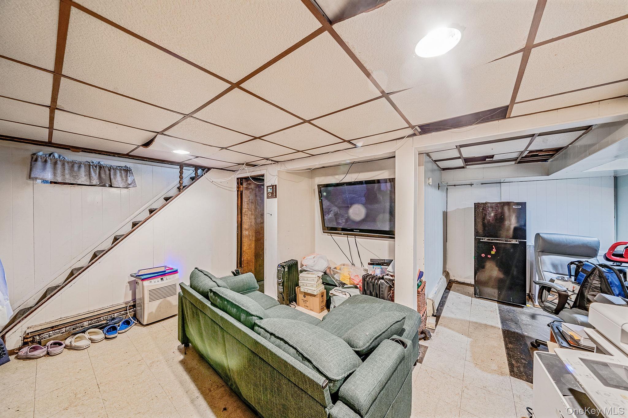 Single Family Chester Nassau County, NY 11580, MLS-942993-17