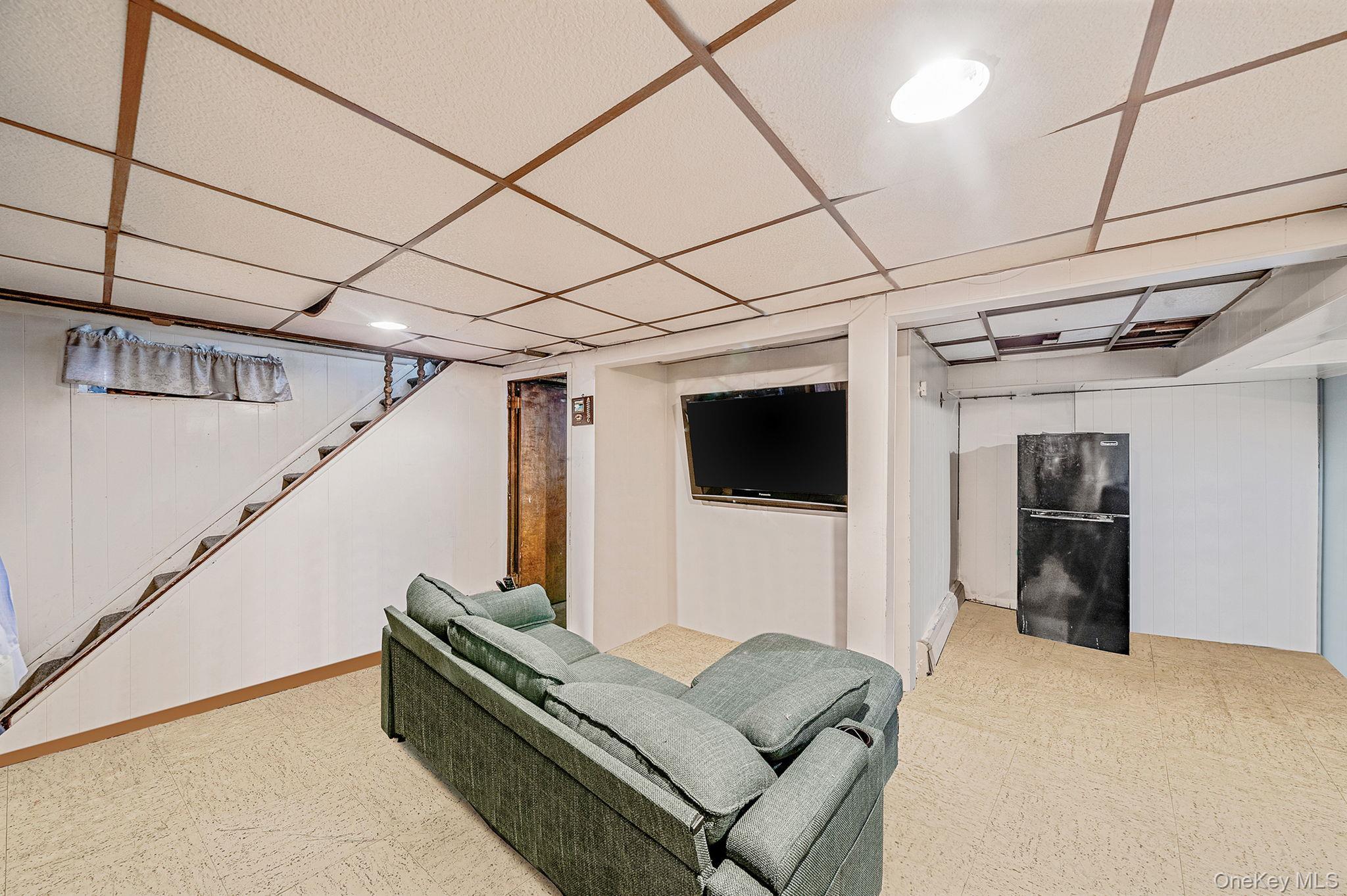 Single Family Chester Nassau County, NY 11580, MLS-942993-18