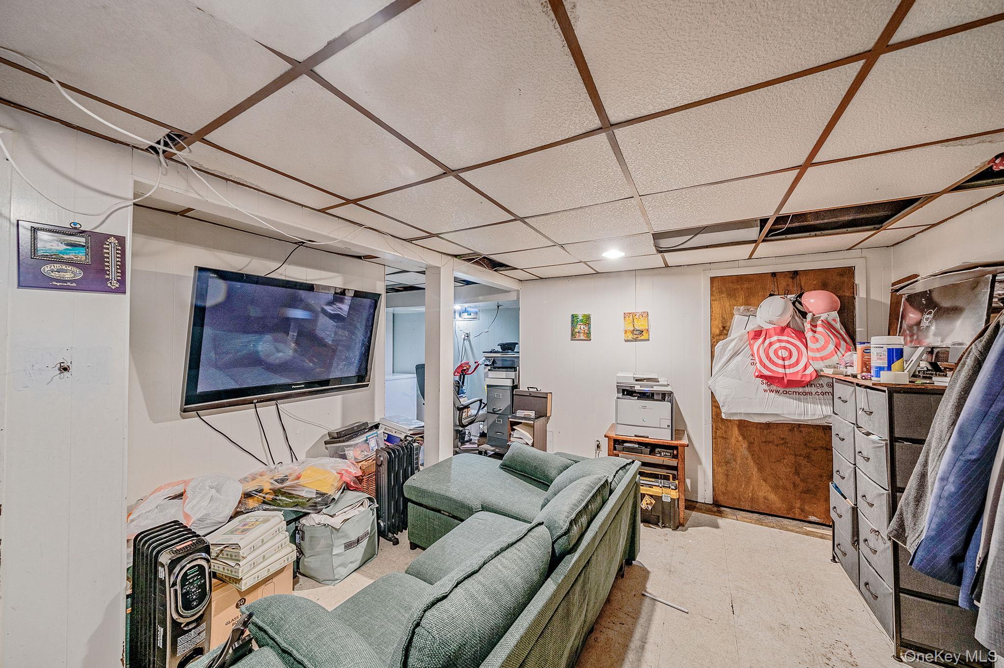 Single Family Chester Nassau County, NY 11580, MLS-942993-19