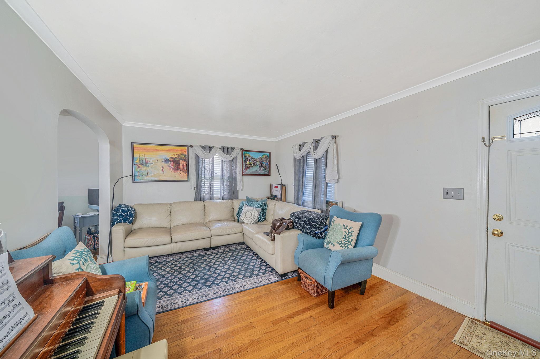 Single Family Chester Nassau County, NY 11580, MLS-942993-4