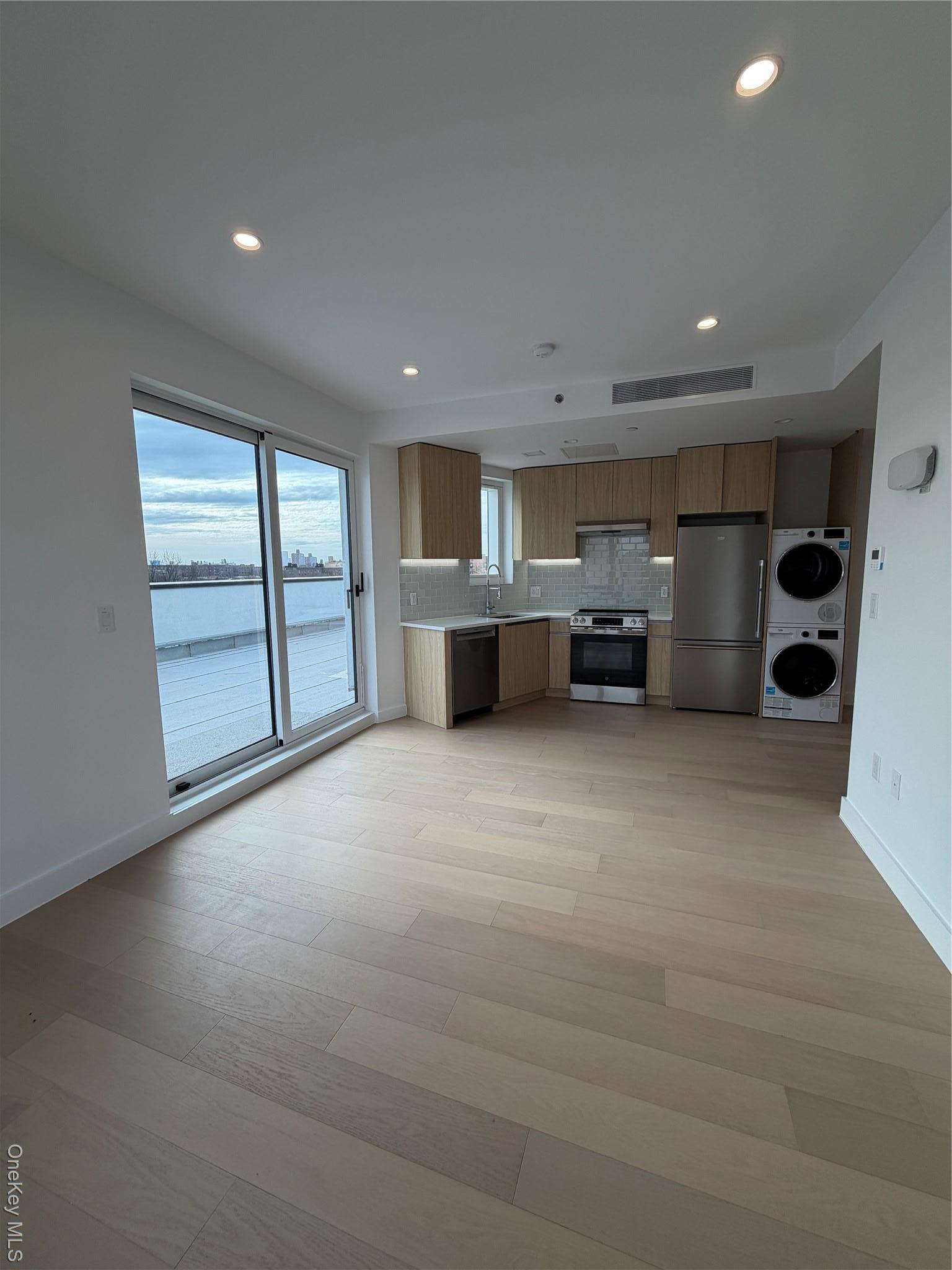 Condo Northern  Queens, NY 11354, MLS-942996-11