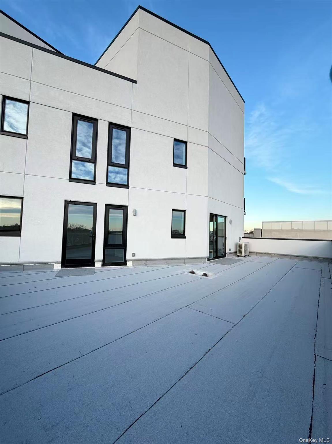 Condo Northern  Queens, NY 11354, MLS-942996-2