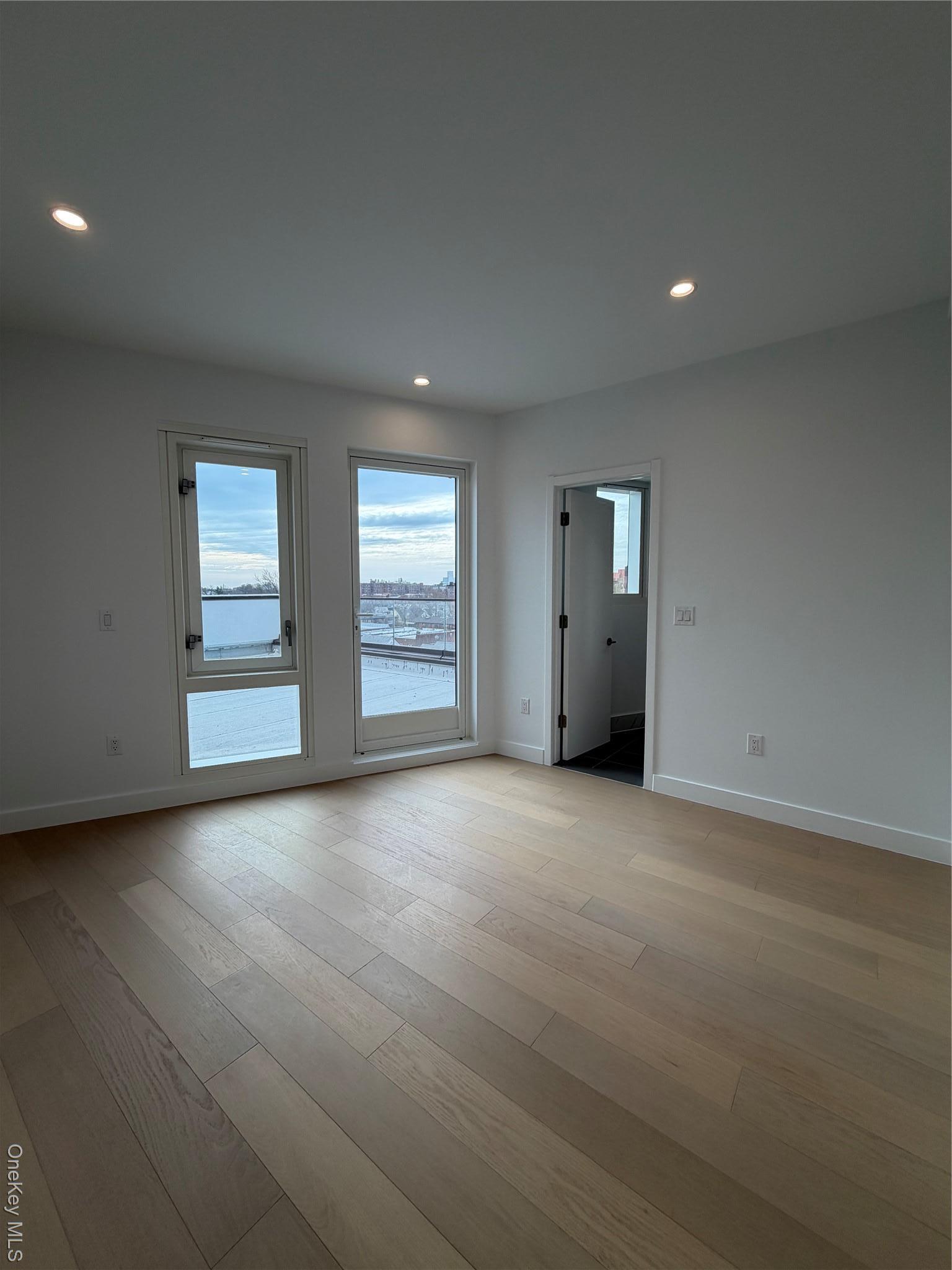 Condo Northern  Queens, NY 11354, MLS-942996-5