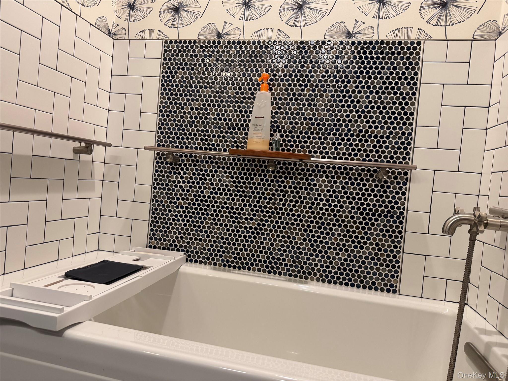 Condo Altessa  Suffolk County, NY 11747, MLS-942999-14