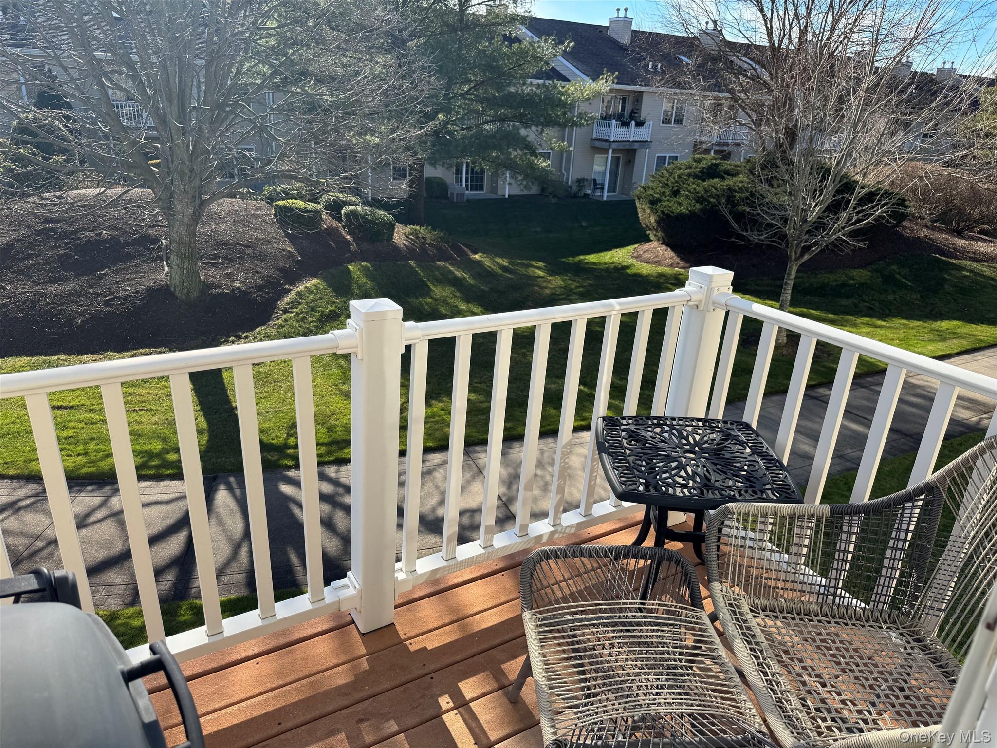 Condo Altessa  Suffolk County, NY 11747, MLS-942999-17