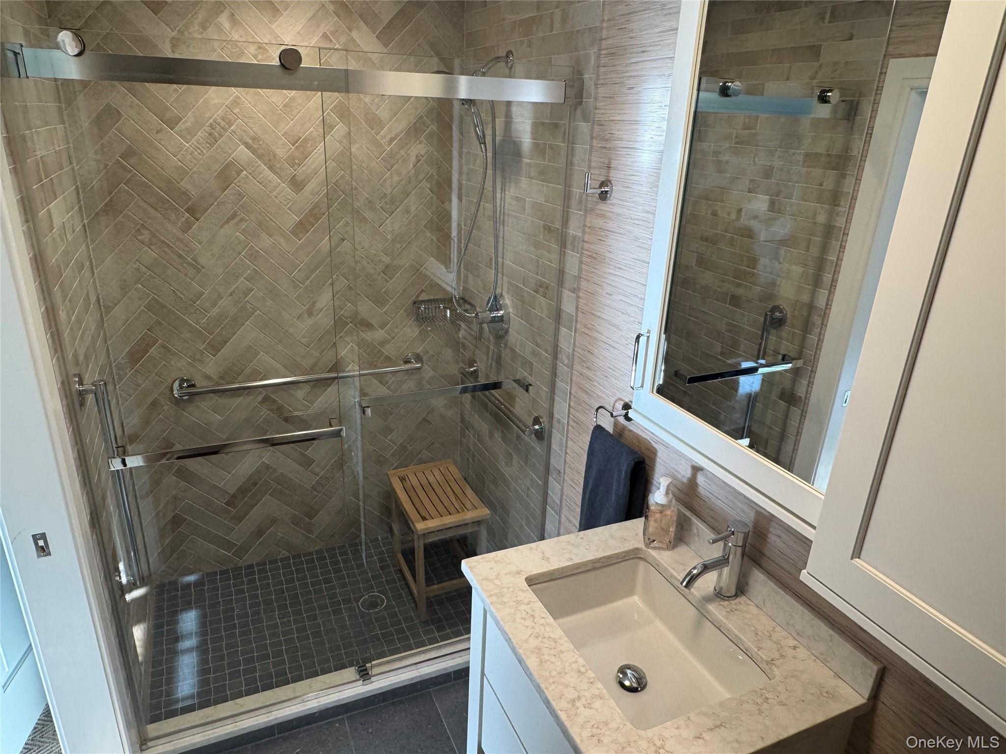 Condo Altessa  Suffolk County, NY 11747, MLS-942999-8