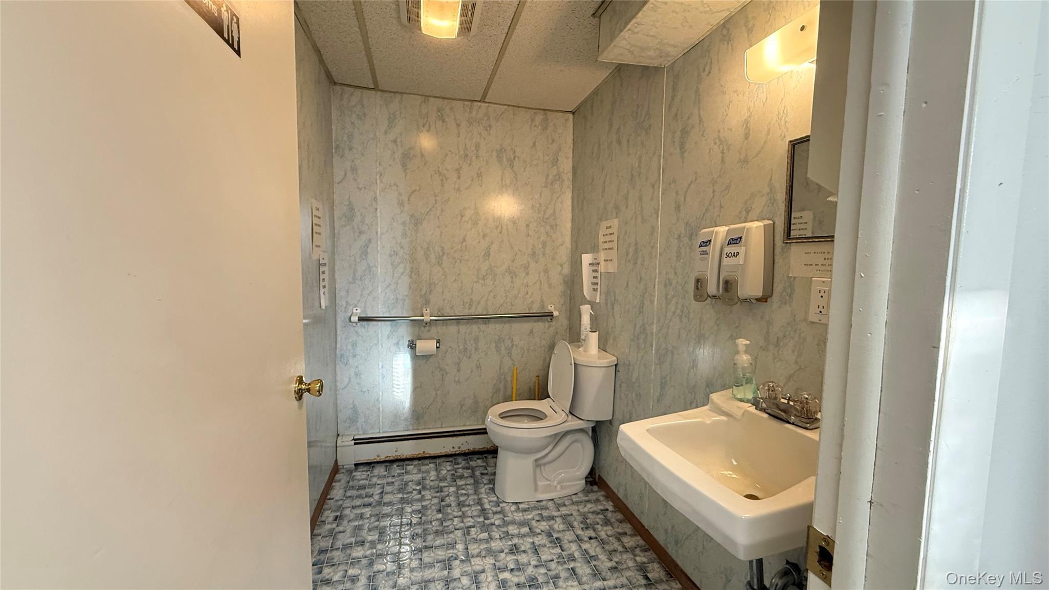 Single Family Roanoke  Suffolk County, NY 11901, MLS-943001-10