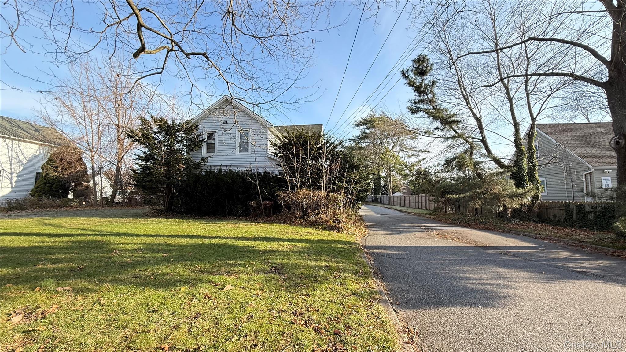 Single Family Roanoke  Suffolk County, NY 11901, MLS-943001-5