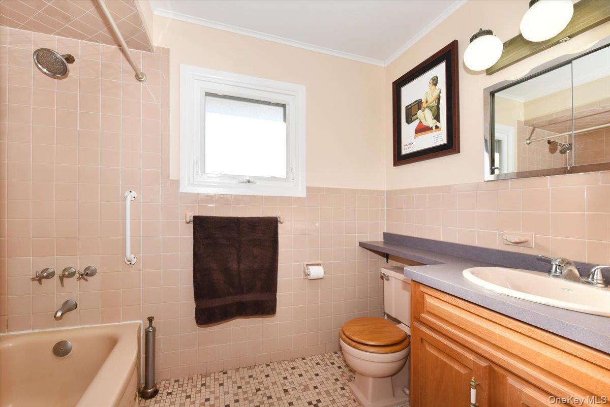 Single Family Seaton Nassau County, NY 11758, MLS-943026-18