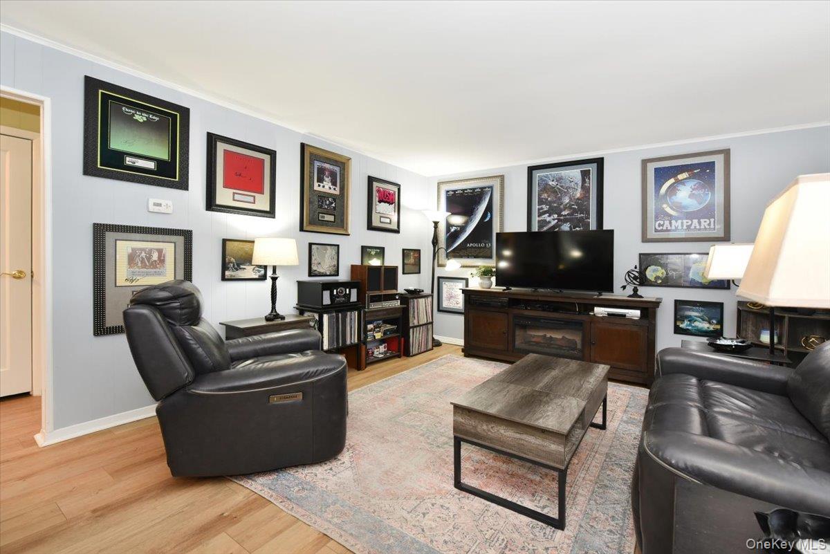 Single Family Seaton Nassau County, NY 11758, MLS-943026-4