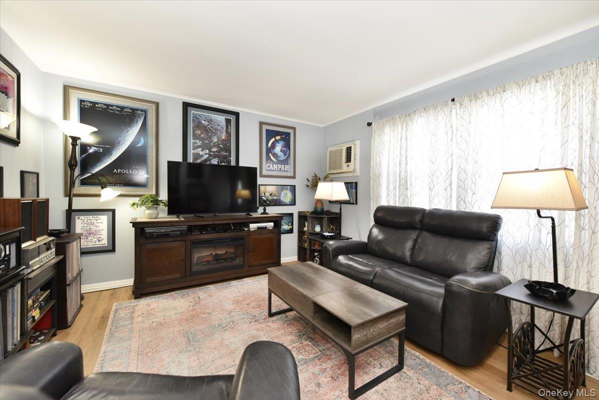 Single Family Seaton Nassau County, NY 11758, MLS-943026-5