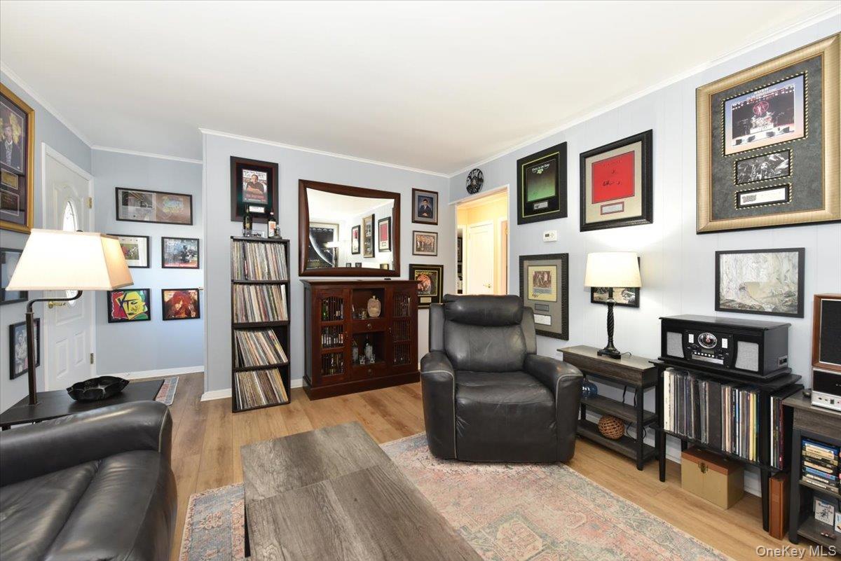 Single Family Seaton Nassau County, NY 11758, MLS-943026-7