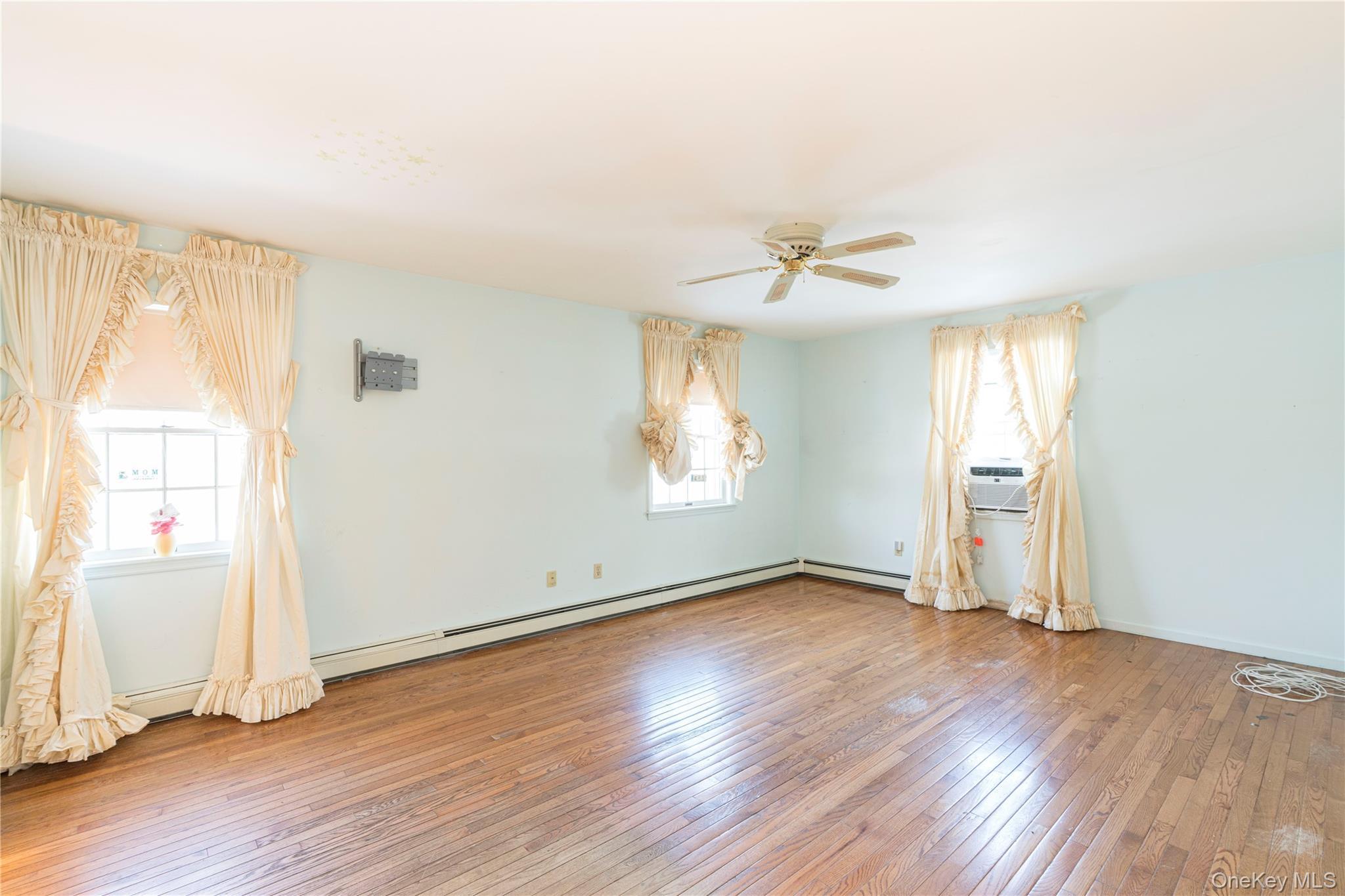 Single Family Coach Lantern Dutchess County, NY 12533, MLS-943061-25