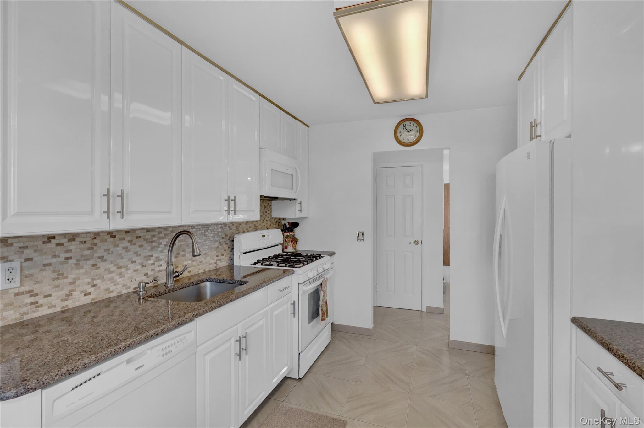 Single Family Saint George Suffolk County, NY 11703, MLS-943099-14