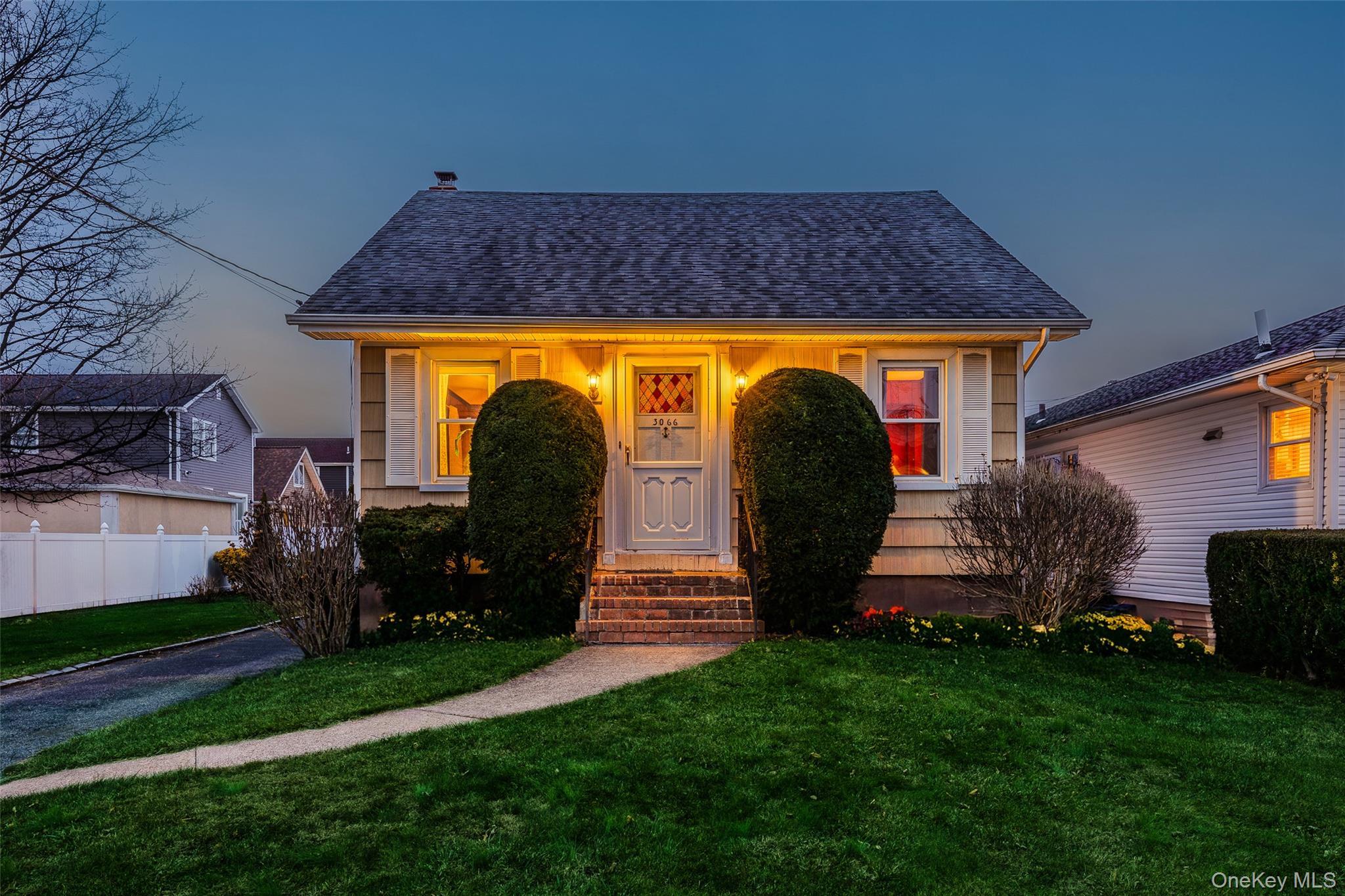 Single Family Western  Nassau County, NY 11510, MLS-943135-3