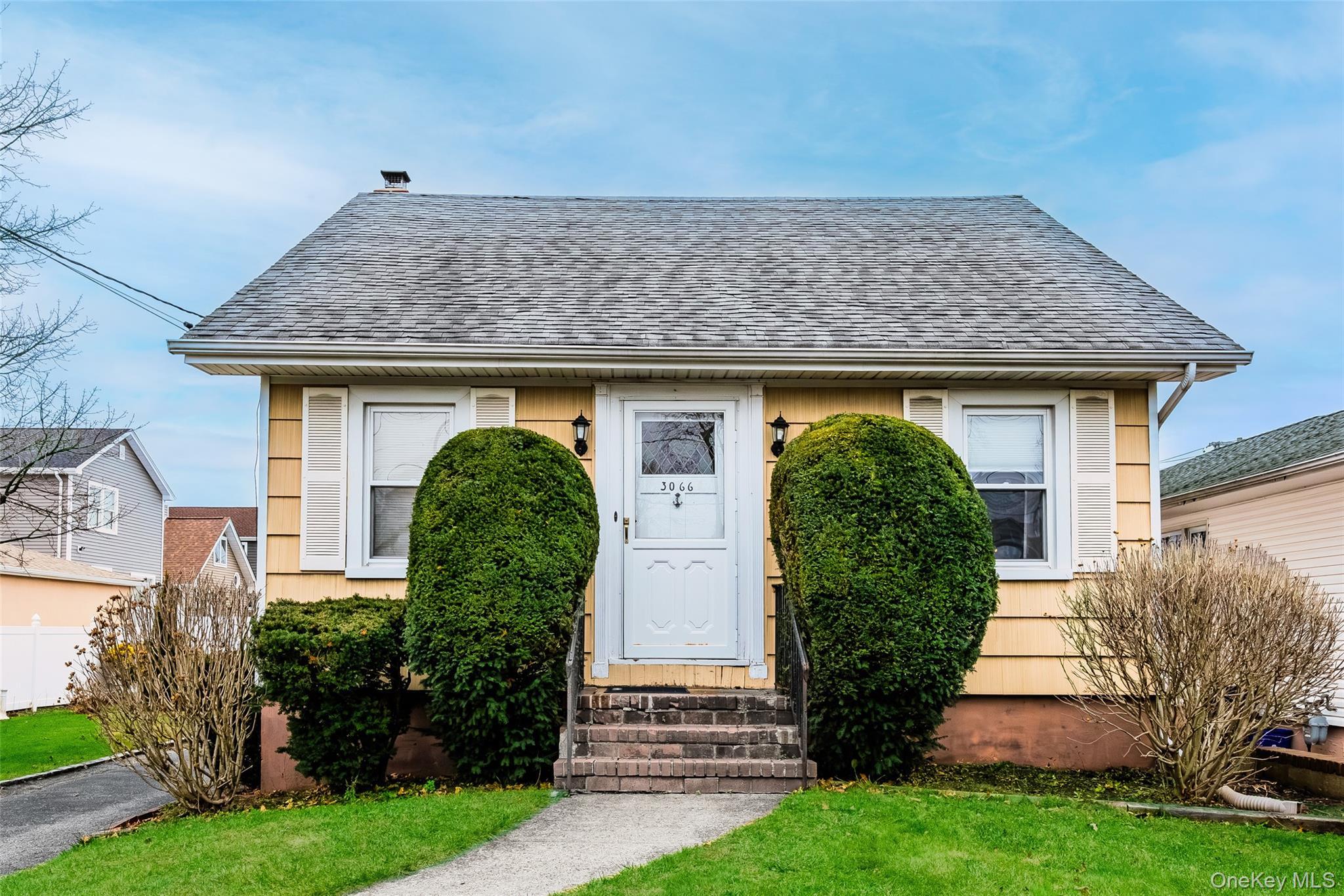 Single Family Western  Nassau County, NY 11510, MLS-943135-33