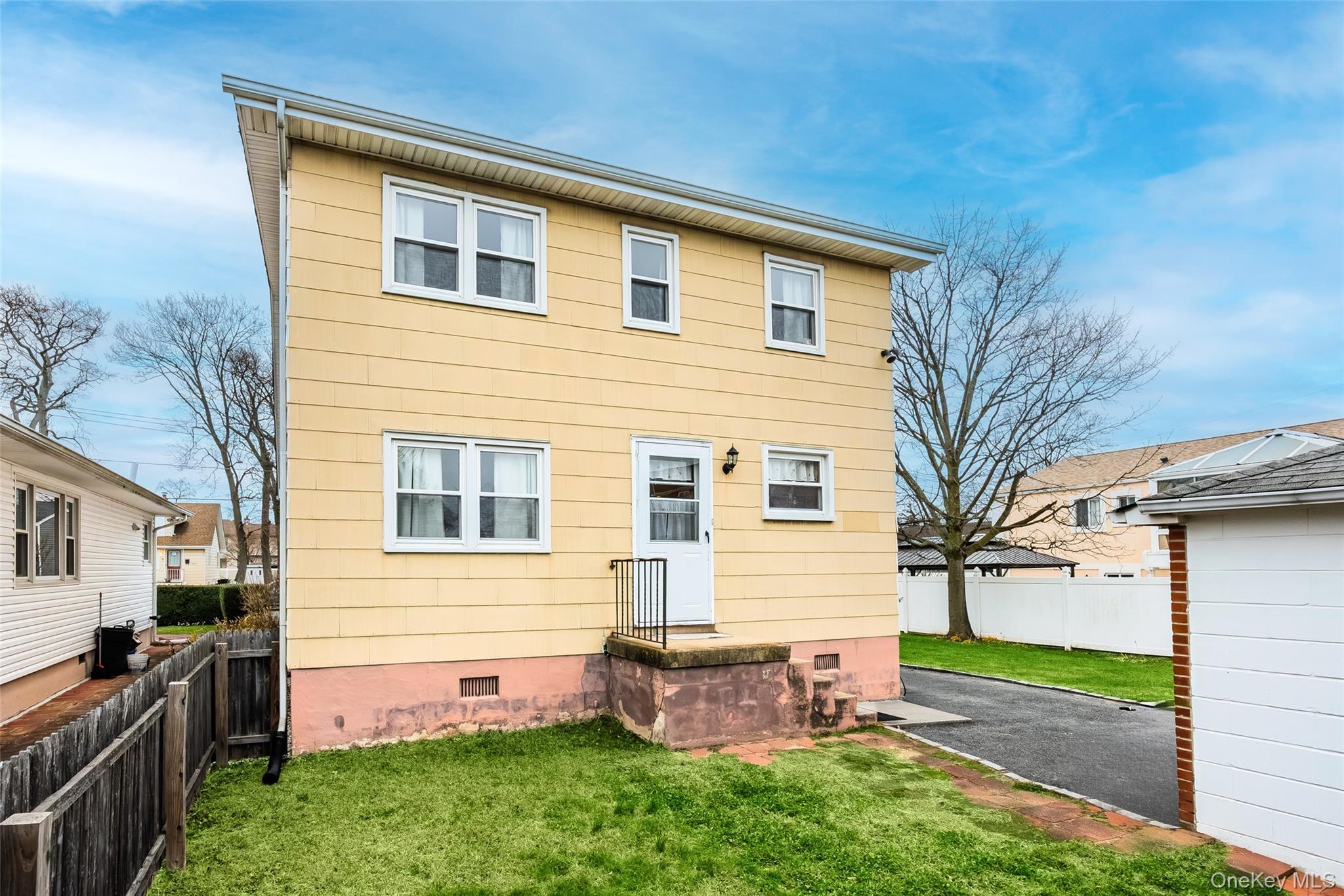 Single Family Western  Nassau County, NY 11510, MLS-943135-34